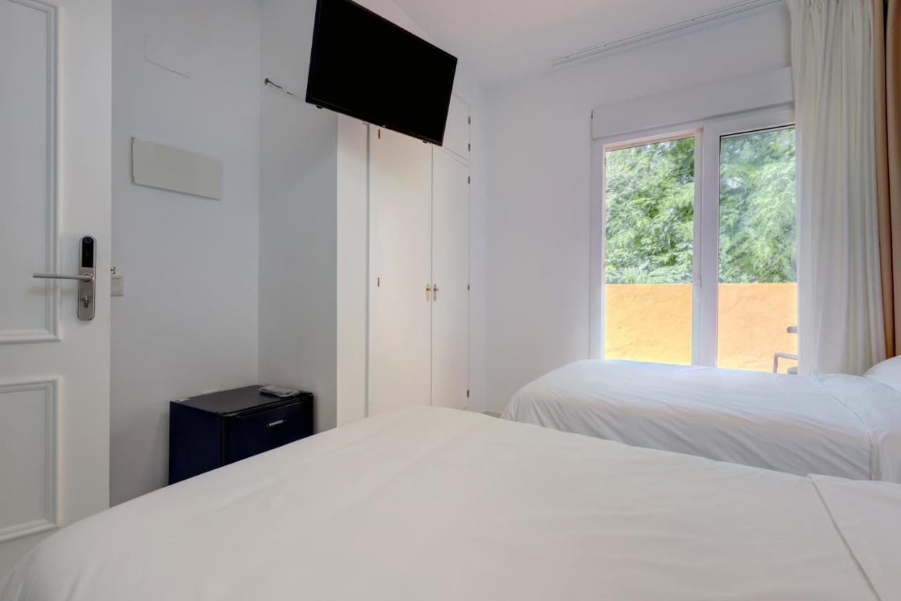 Hostal 37 เอสเตโปนา ภายนอก รูปภาพ