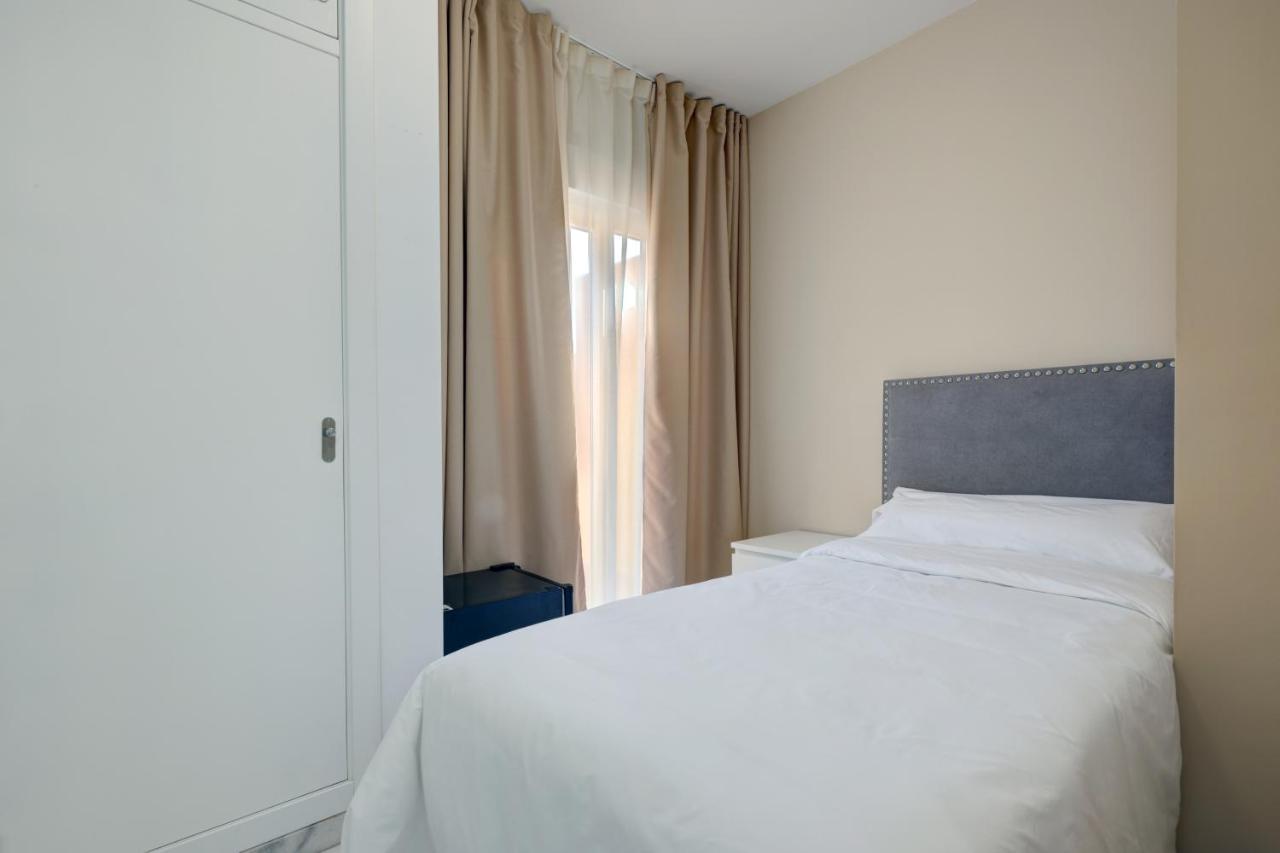 Hostal 37 เอสเตโปนา ภายนอก รูปภาพ
