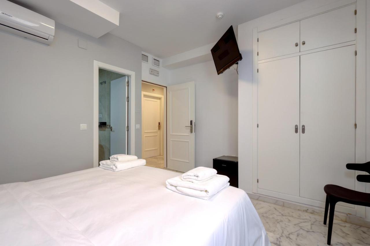 Hostal 37 เอสเตโปนา ภายนอก รูปภาพ