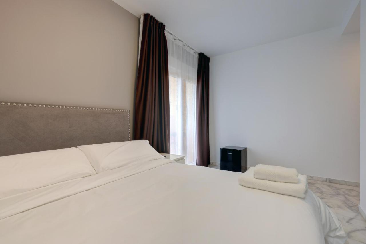 Hostal 37 เอสเตโปนา ภายนอก รูปภาพ